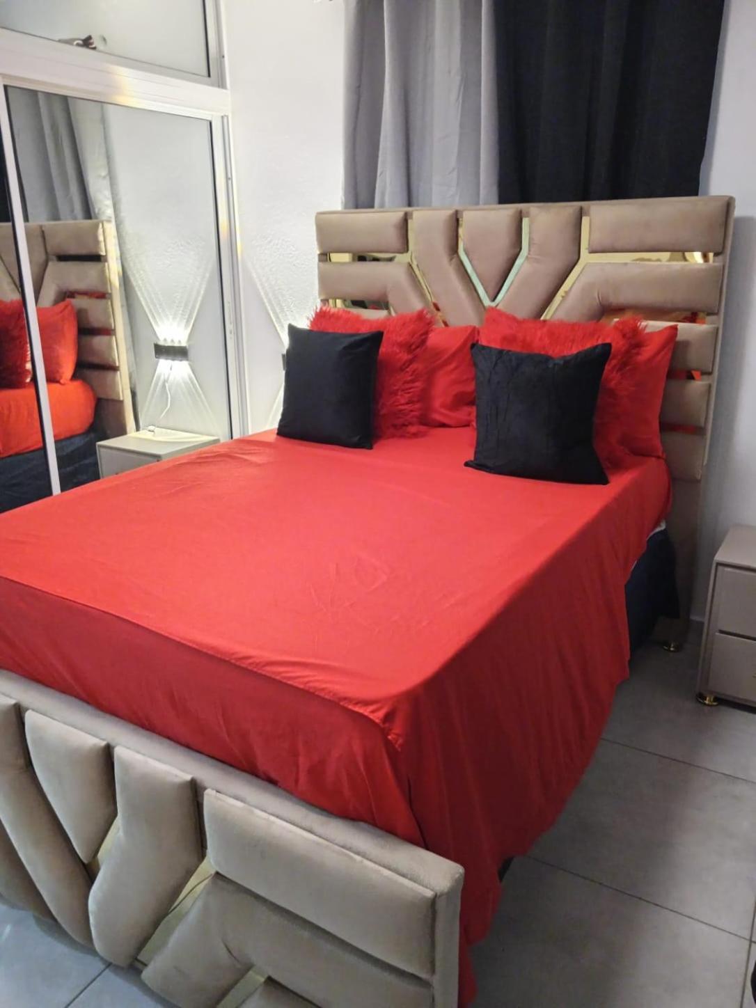 סנטיאגו דה לוס קבאלרוס Apartamentos De 1 2 Y 3 Habitaciones מראה חיצוני תמונה