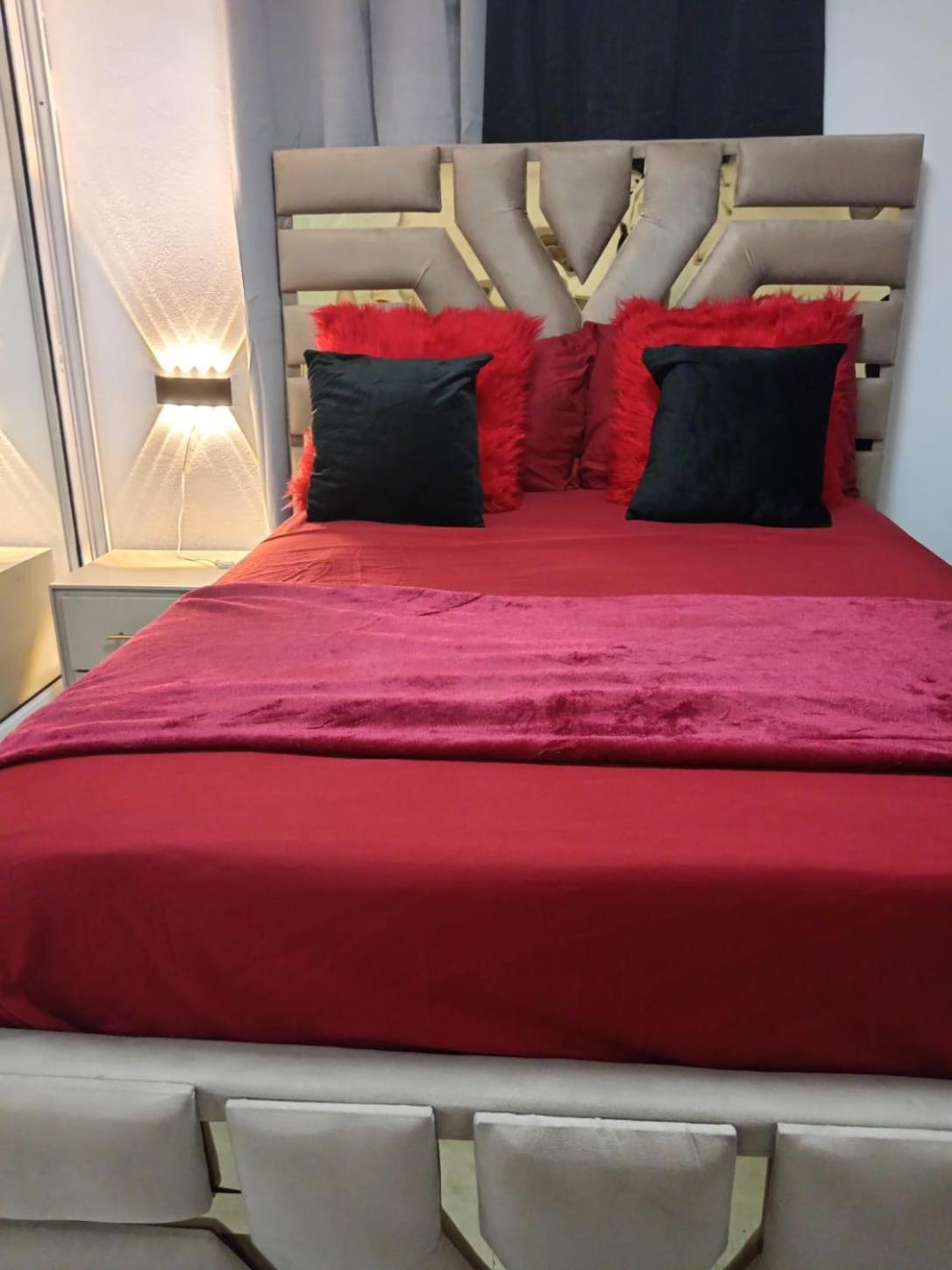 סנטיאגו דה לוס קבאלרוס Apartamentos De 1 2 Y 3 Habitaciones מראה חיצוני תמונה