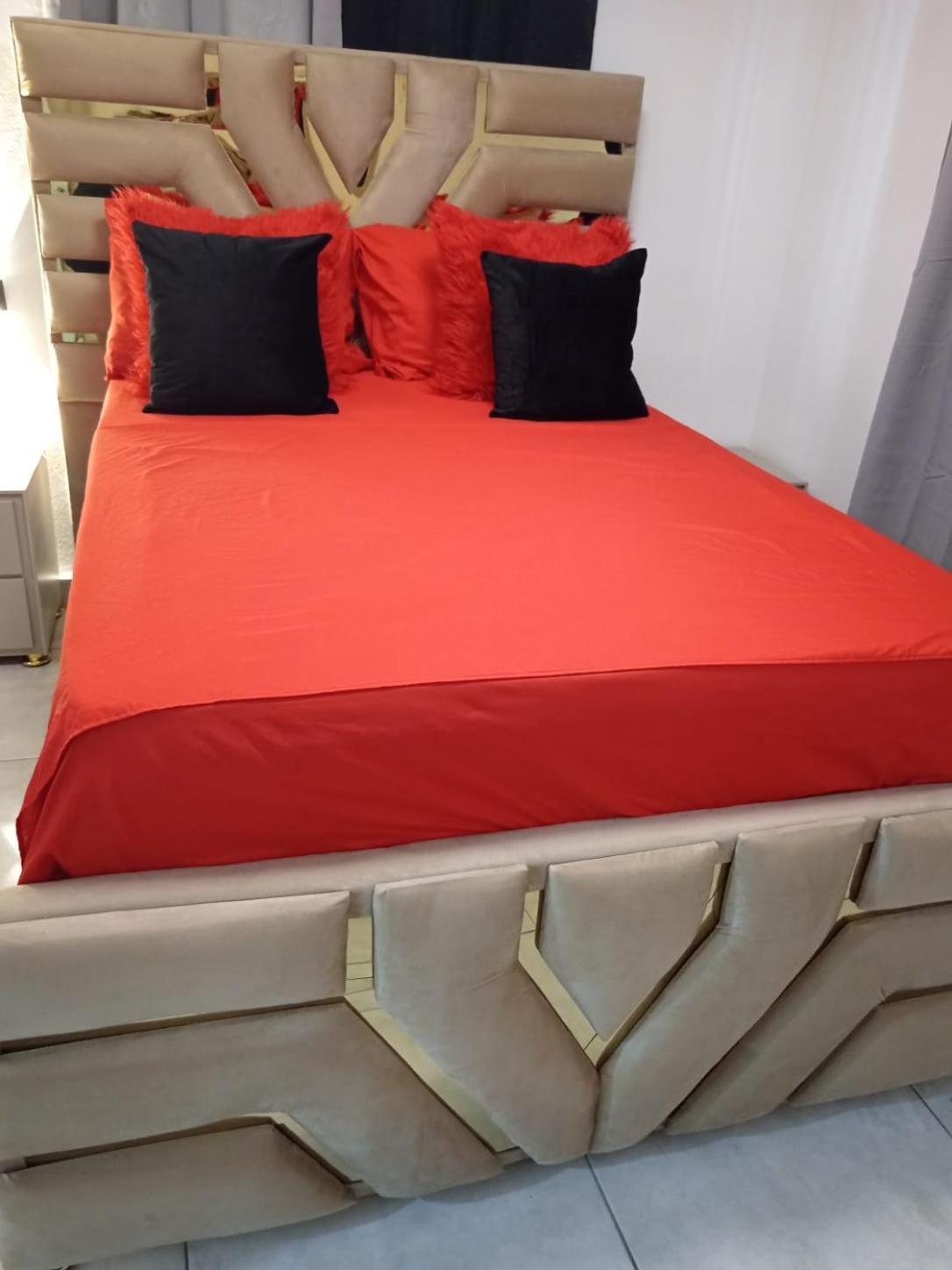 סנטיאגו דה לוס קבאלרוס Apartamentos De 1 2 Y 3 Habitaciones מראה חיצוני תמונה